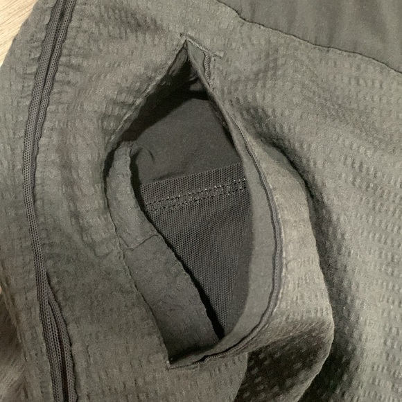 Lululemon Pack Light Black Pull-On Shorts size 8 - Picture 2 of 14